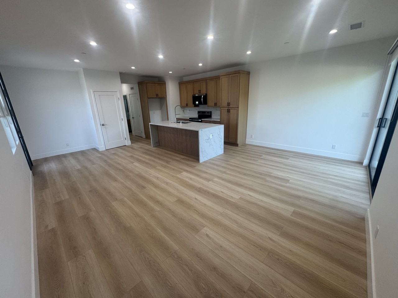 4670 Lakeview Ave #NA - Photo 2 of 18