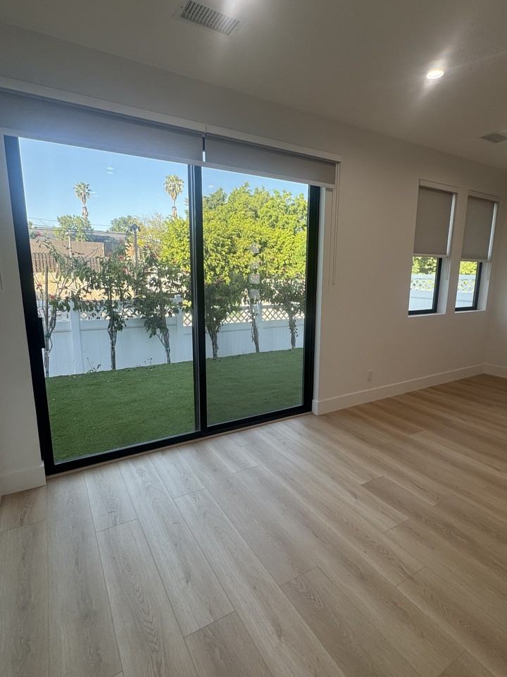 4670 Lakeview Ave #NA - Photo 4 of 18