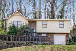 featured image of 933 Edwards Lake Rd