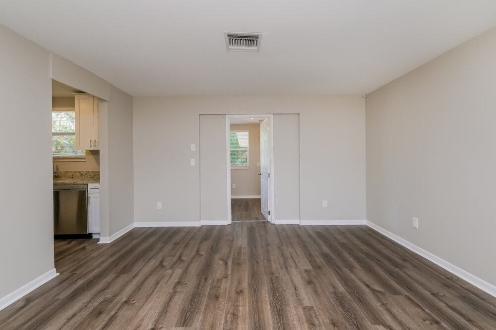 9499 Hayes St - Photo 6 of 19