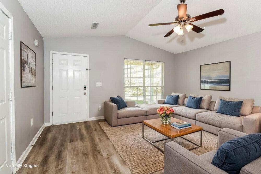 223 Elm Cir - Photo 3 of 19