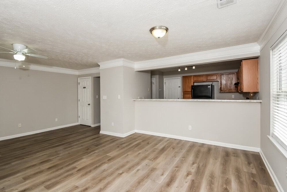 1683 Barrington Overlook - Photo 5 of 17