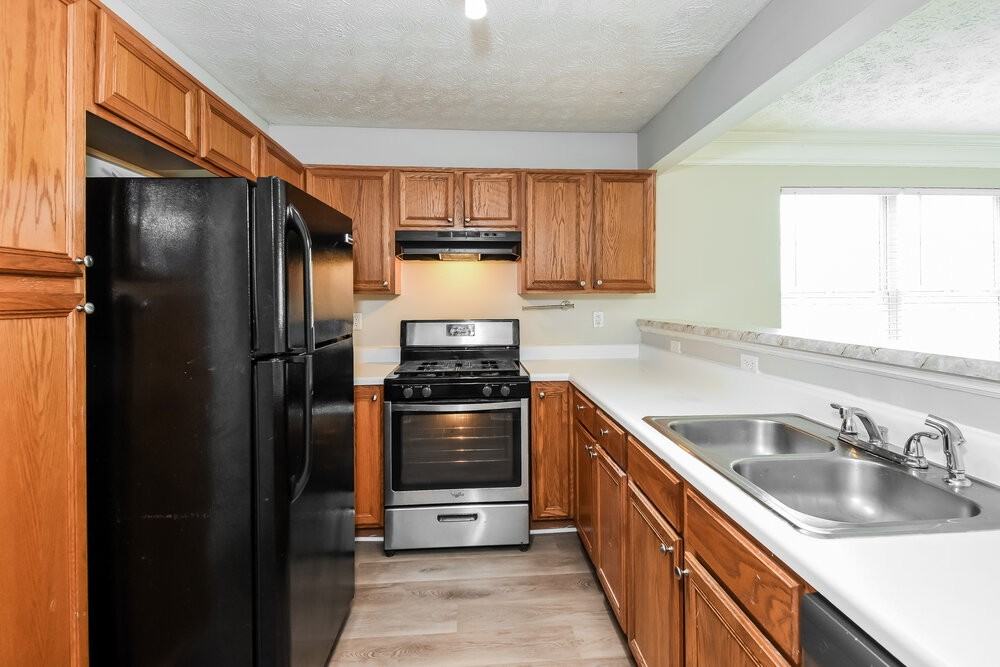 1683 Barrington Overlook - Photo 7 of 17