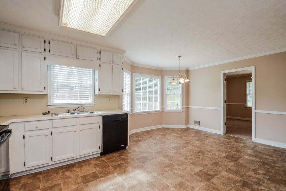 2975 Camary Place Dr Se - Photo 6 of 16