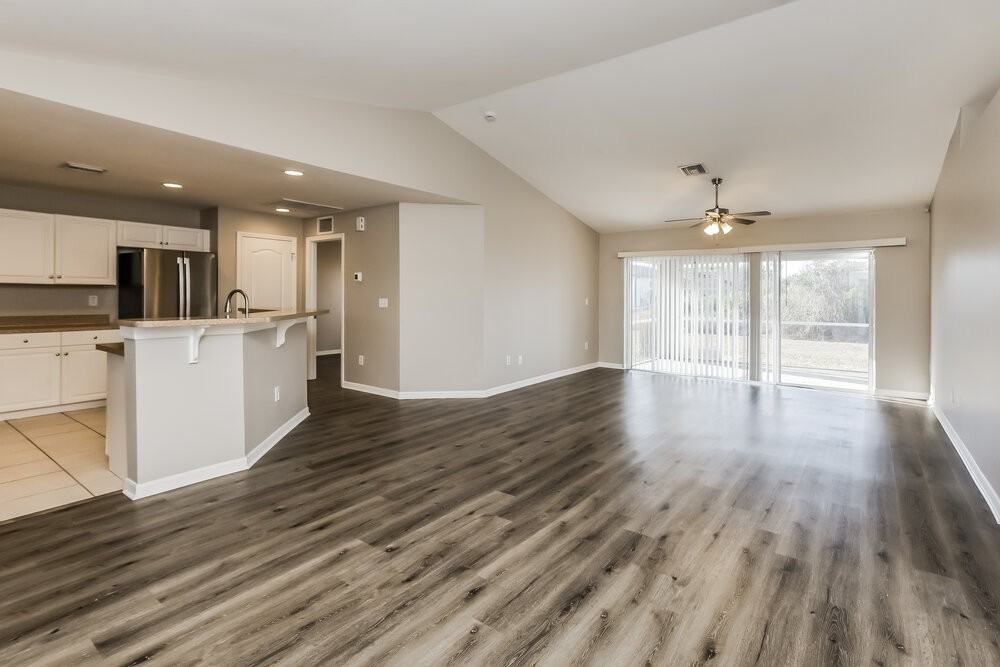 2511 28th St W - Photo 4 of 16