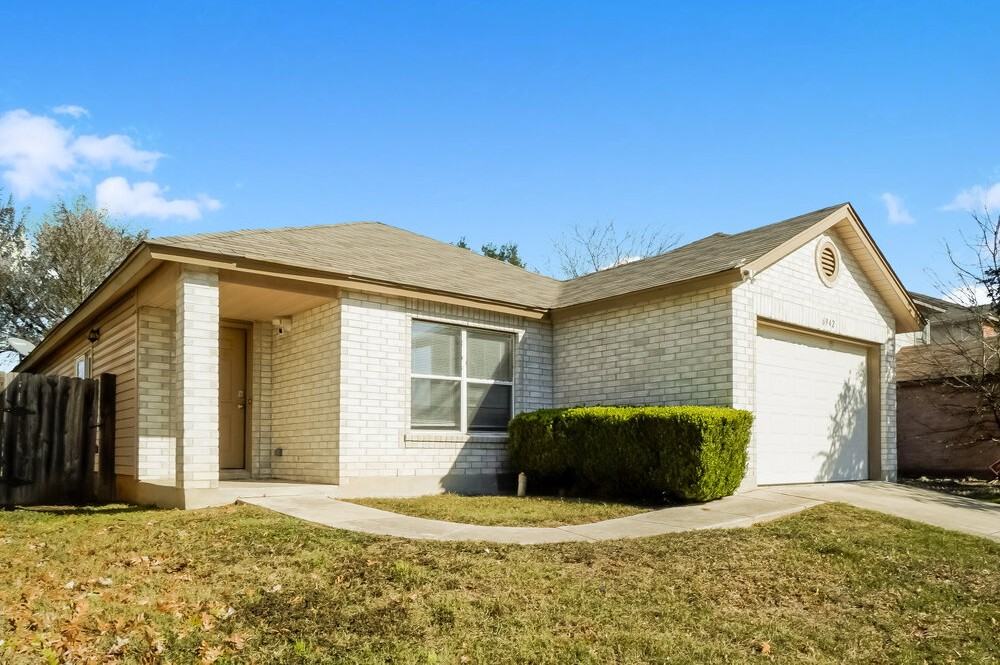 6942 Saharastone Dr - Photo 3 of 19