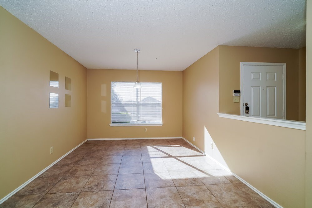 6942 Saharastone Dr - Photo 7 of 19