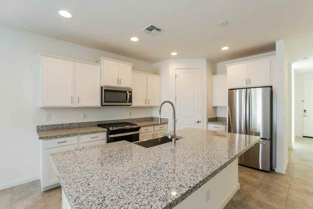 17484 W Sunnyslope Ln - Photo 7 of 19