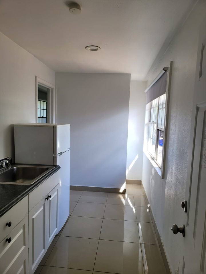 325 Kenilworth Blvd #325 - Photo 5 of 22