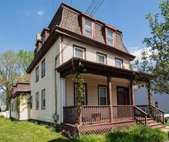 featured image of 211 Front St #2