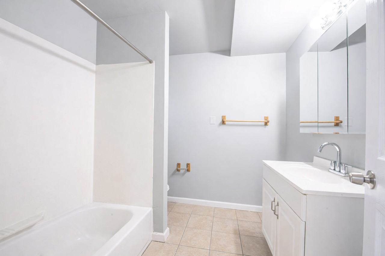 211 Front St #2 - Photo 5 of 9