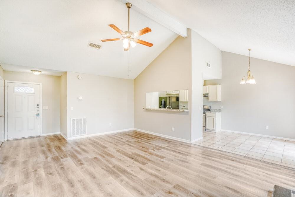 12214 Flaxen Dr - Photo 5 of 16