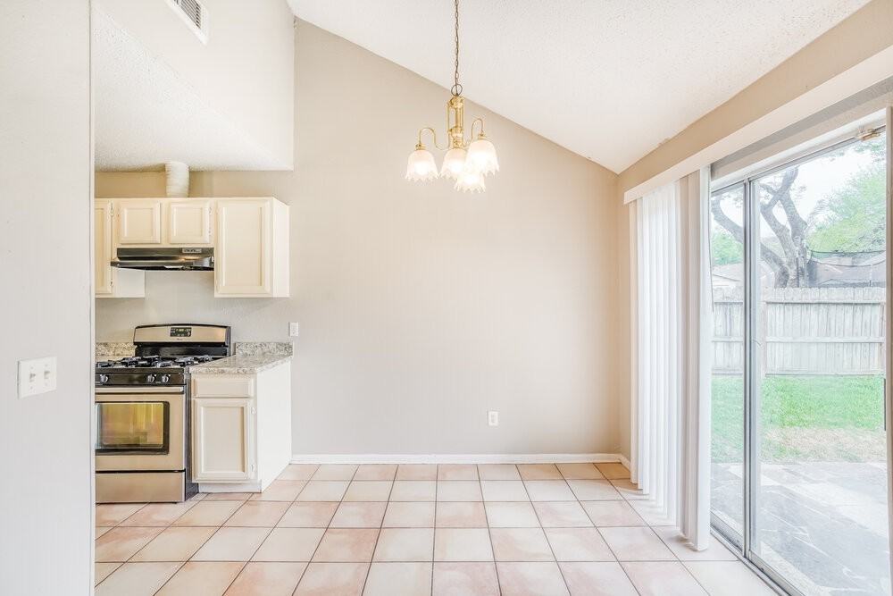 12214 Flaxen Dr - Photo 6 of 16