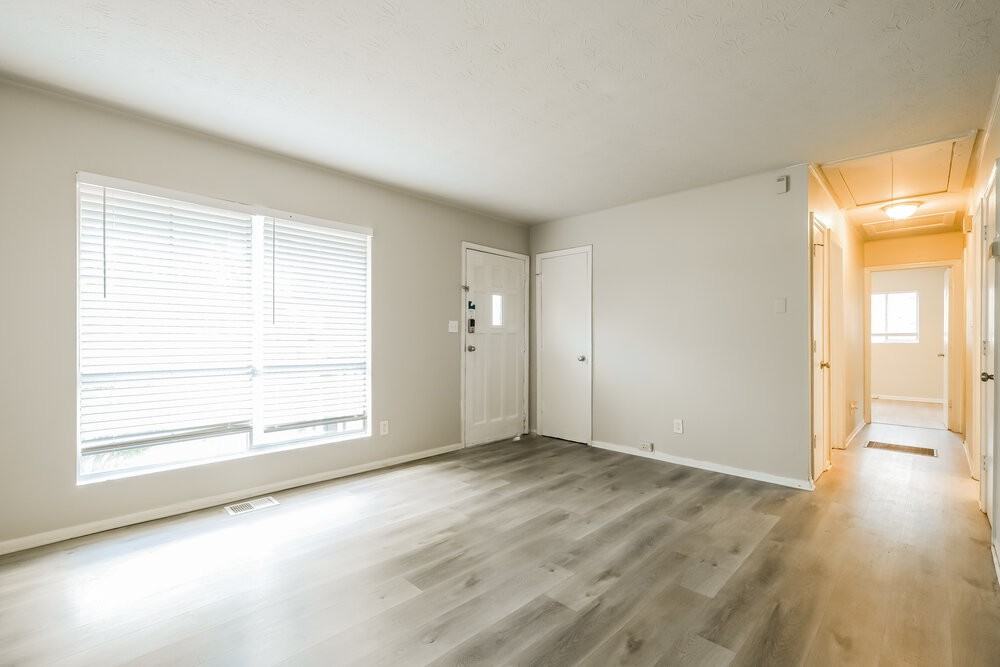 8268 Dunellen Ln - Photo 4 of 16