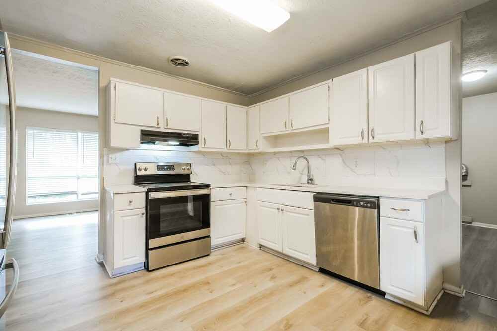 8268 Dunellen Ln - Photo 7 of 16