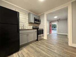featured image of 656 Riverside Dr #1