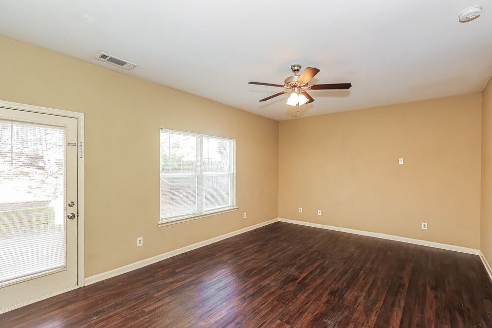 498 Highland Falls Dr - Photo 4 of 17