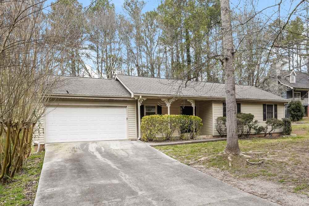 3010 Randolph Ct Ne - Photo 3 of 16