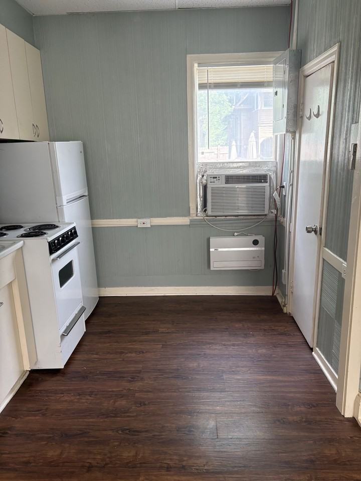 5937 Holmes St #4 - Photo 3 of 25