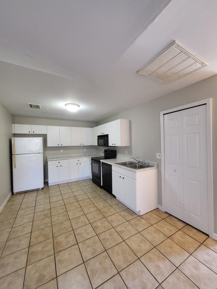 4606 28th St Sw #4606 - Photo 3 of 10