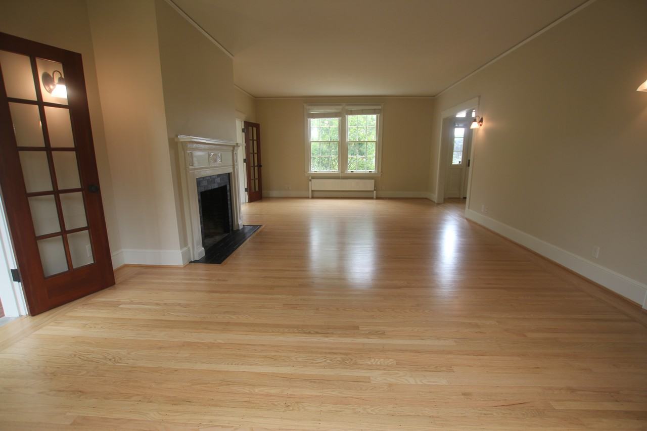 1811 Wyman Avenue - Photo 2 of 13