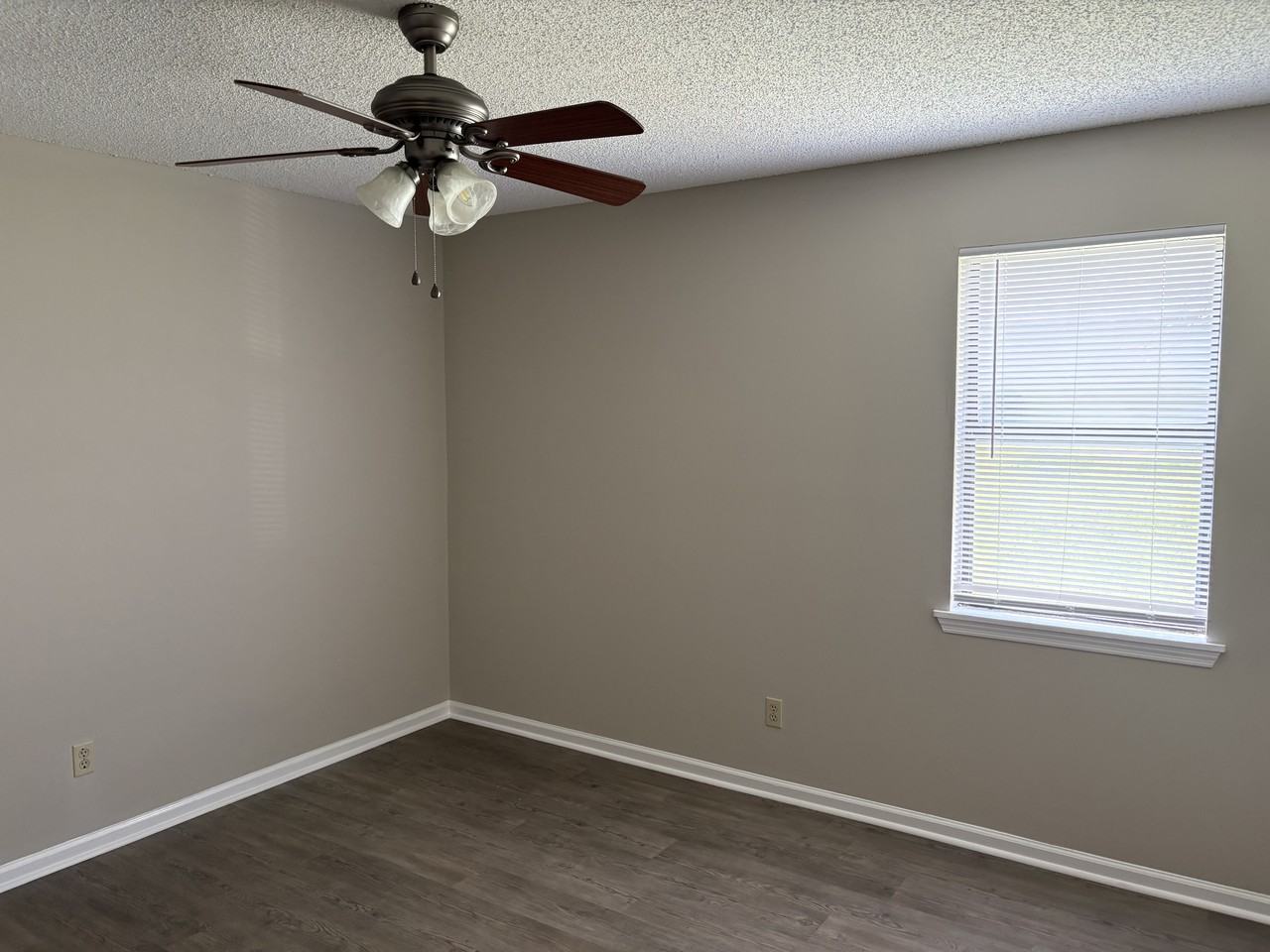 422 Prince Ln #1 - Photo 3 of 8