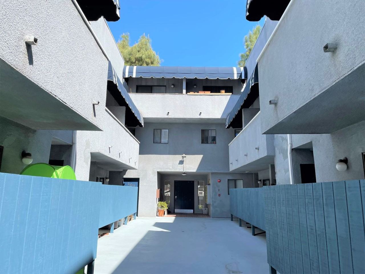 10926 Huston Street - Photo 3 of 25