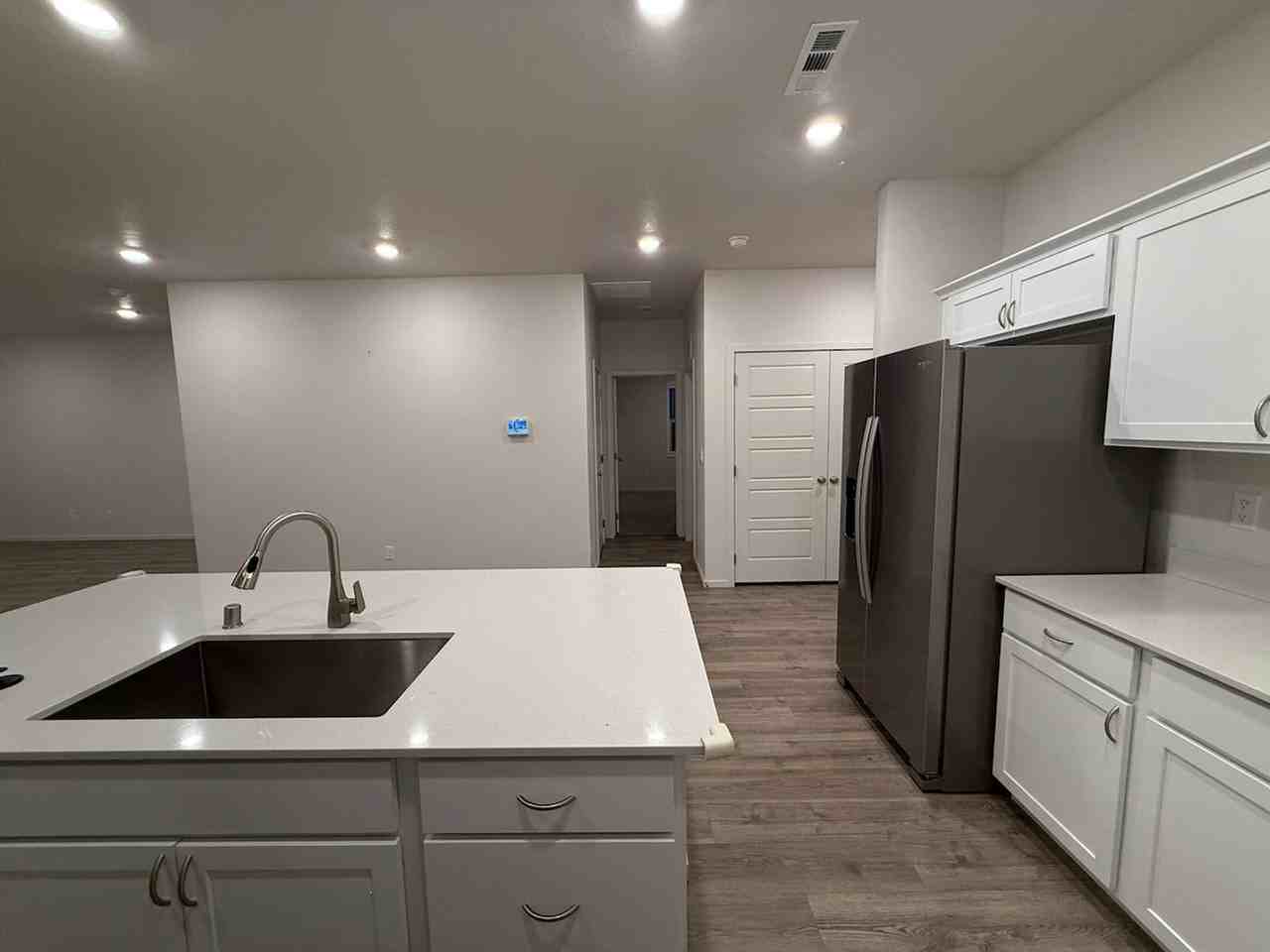 3220 E Harding Ave - Photo 6 of 24