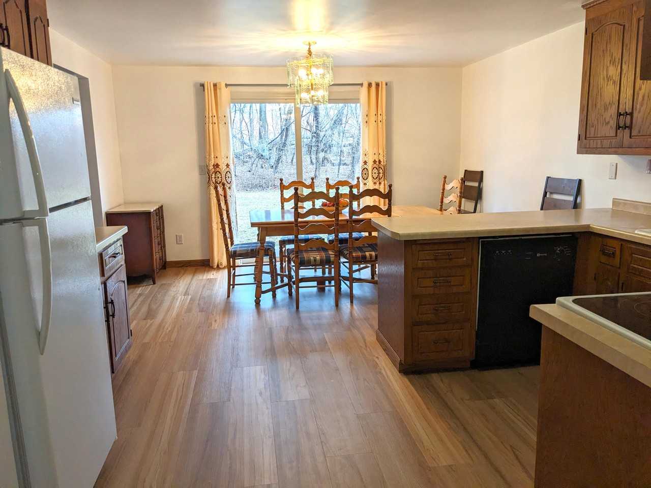 2043 Hilltop Dr - Photo 3 of 17