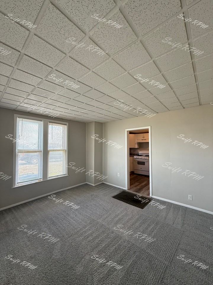 314 E Kansas St #1 - Photo 2 of 15