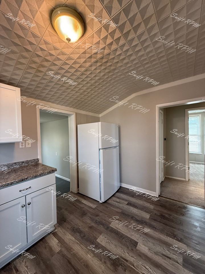 314 E Kansas St #1 - Photo 5 of 15