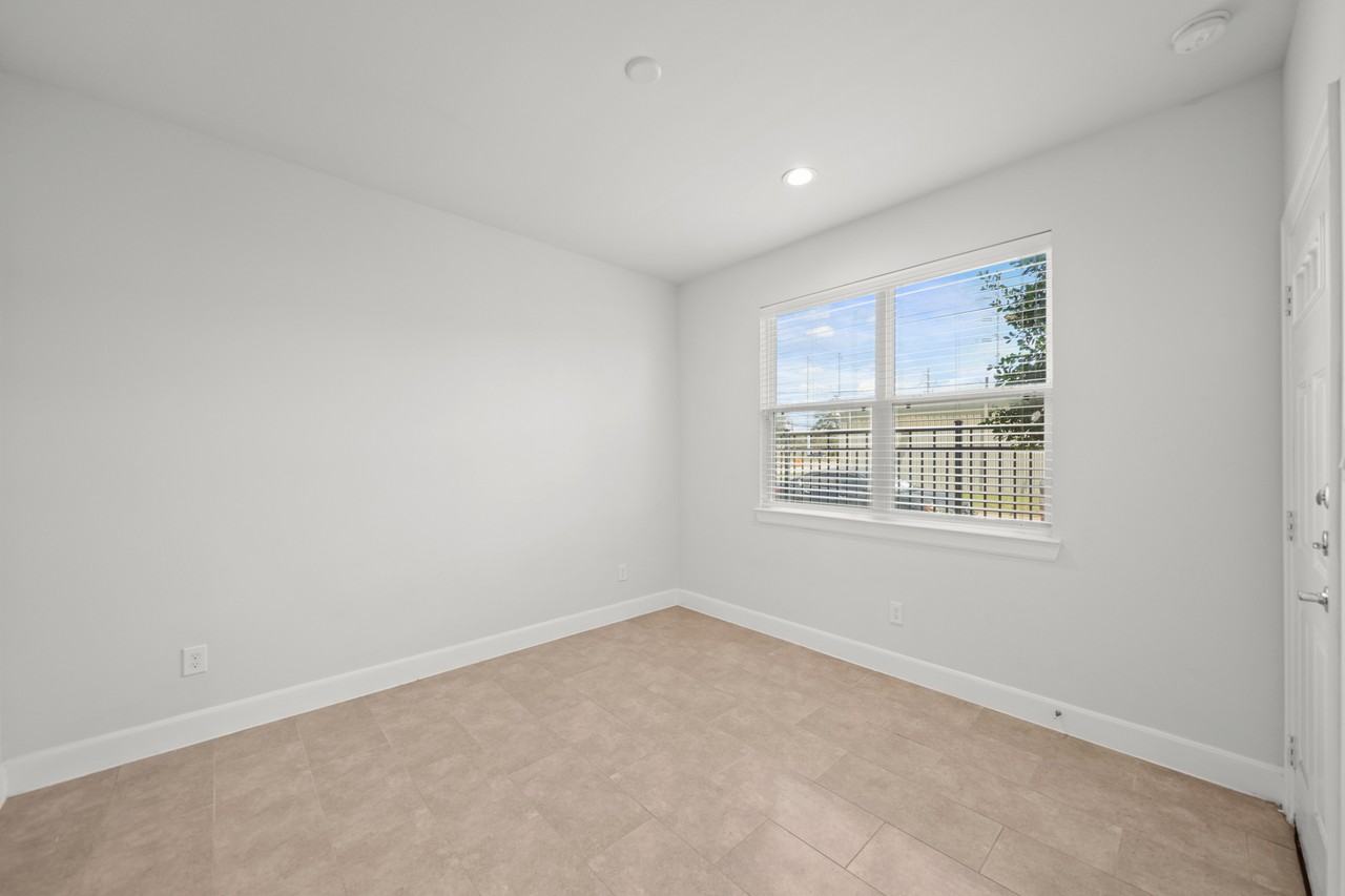 3006 Charline Ave #1 - Photo 7 of 27