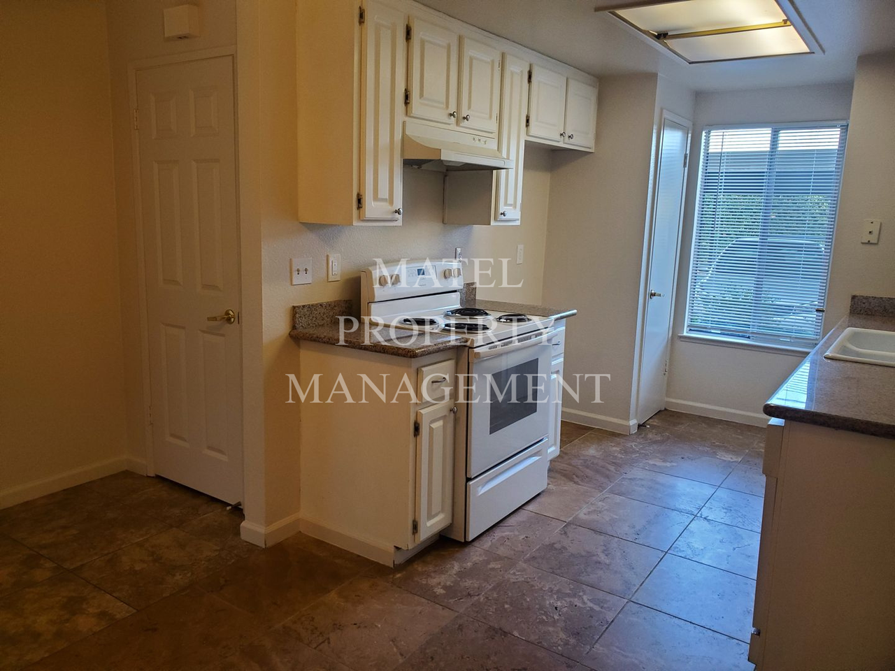 1313 Floyd Ave - Photo 6 of 22