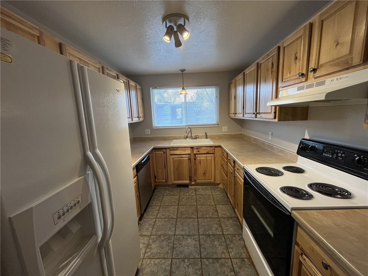 333 E St #5 - Photo 6 of 14