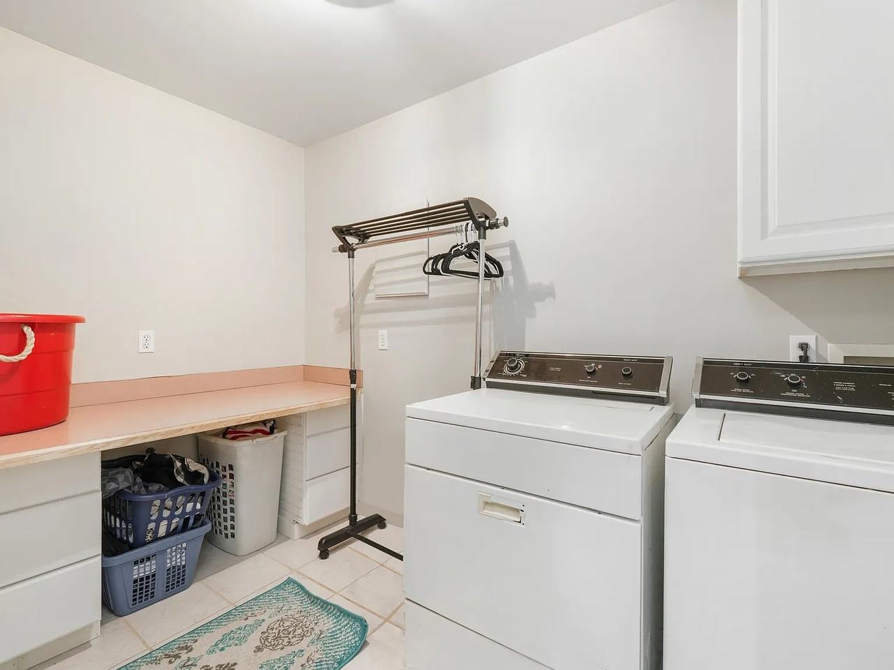 649 E Cedar Hollow Rd - Photo 3 of 12