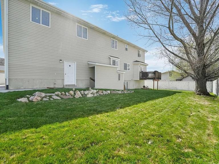 649 E Cedar Hollow Rd - Photo 4 of 12