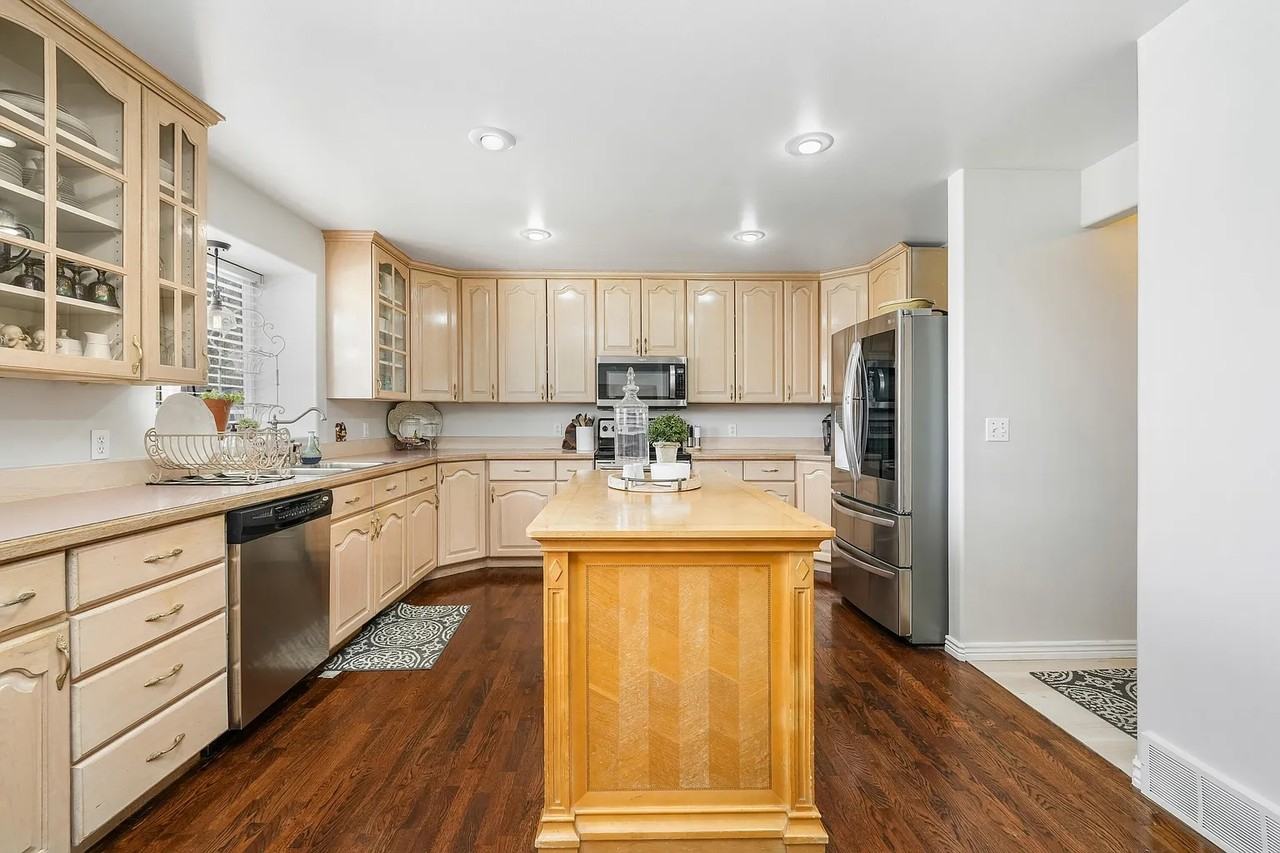 649 E Cedar Hollow Rd - Photo 6 of 12