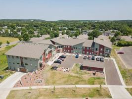 featured image of 3501 Gateway Dr