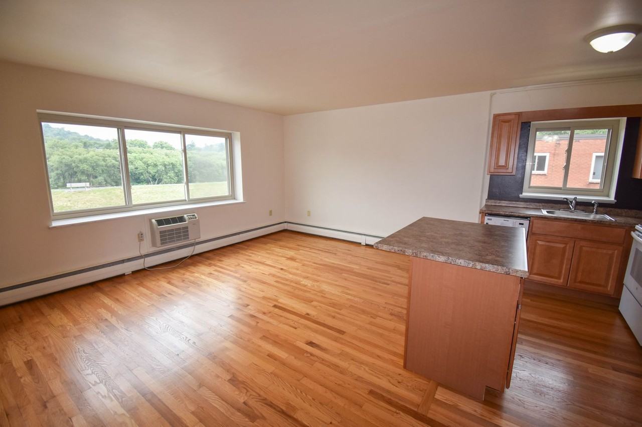 MT810 - Photo 3 of 50