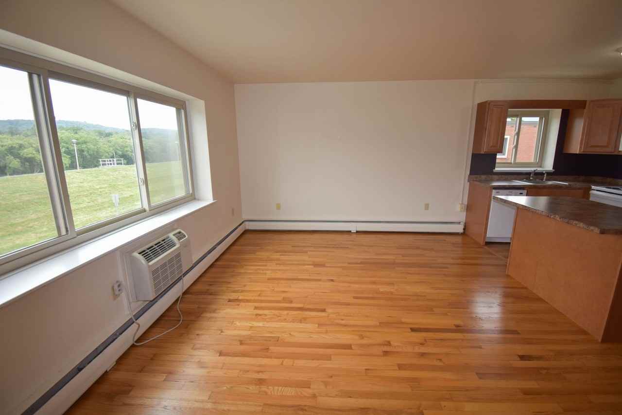 MT810 - Photo 4 of 50