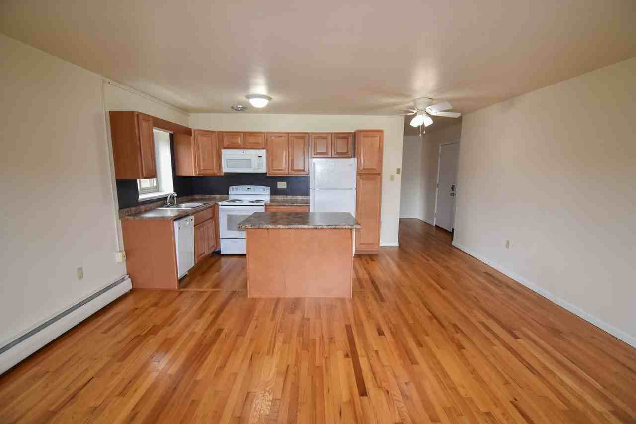 MT810 - Photo 7 of 50