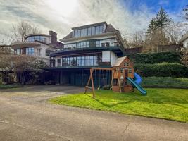 featured image of 3611 Sw Humphrey Blvd #1