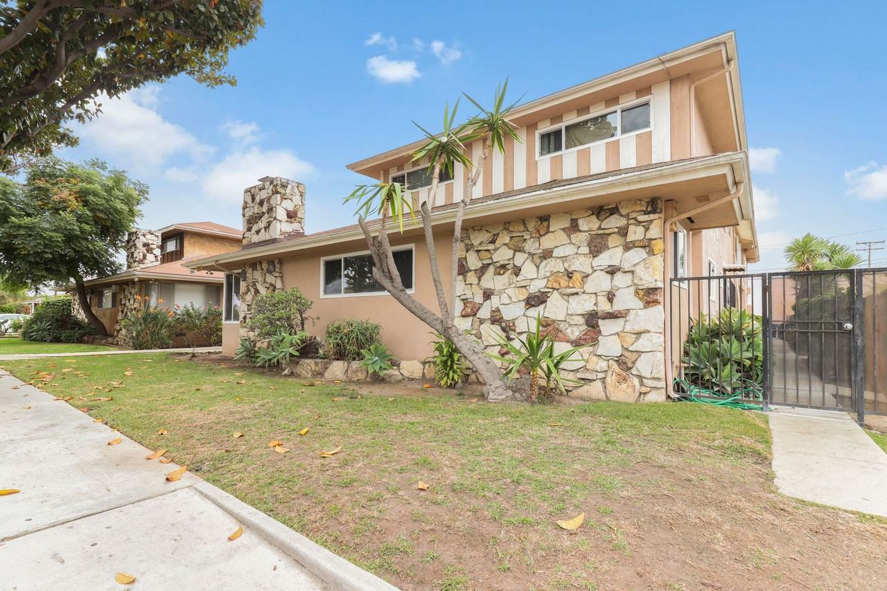 3556 W 113th St - Photo 2 of 3