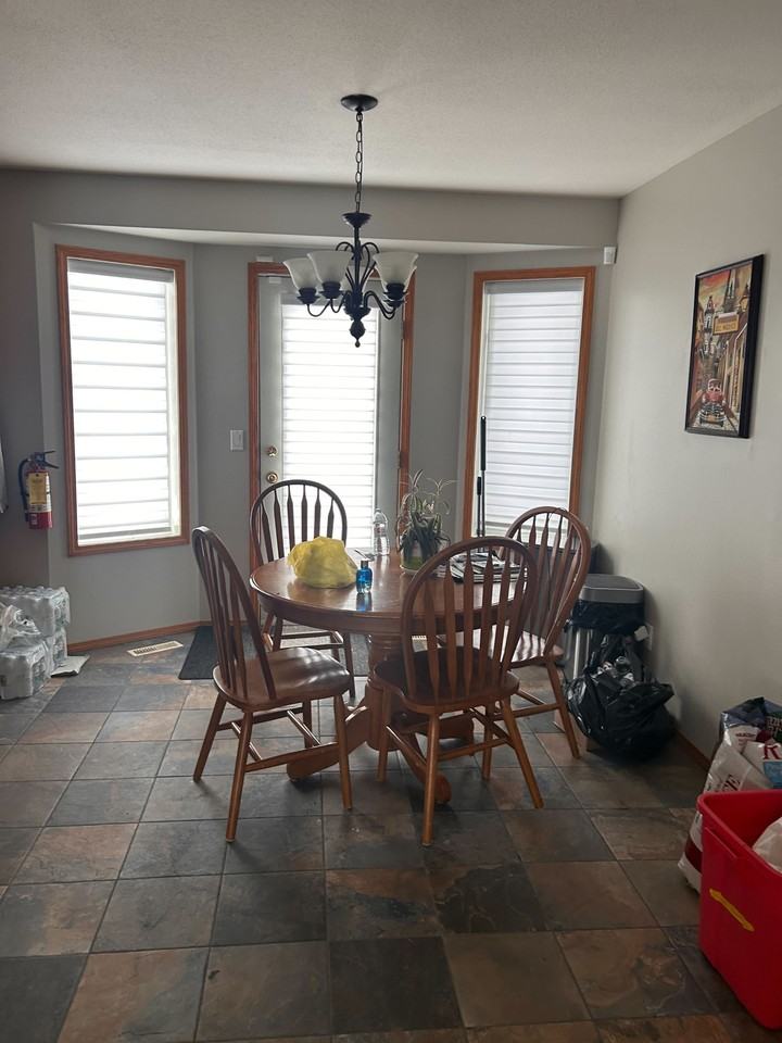 311 Blackshire Cres #1 - Photo 4 of 18