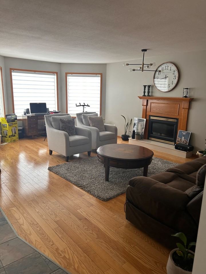 311 Blackshire Cres #1 - Photo 5 of 18