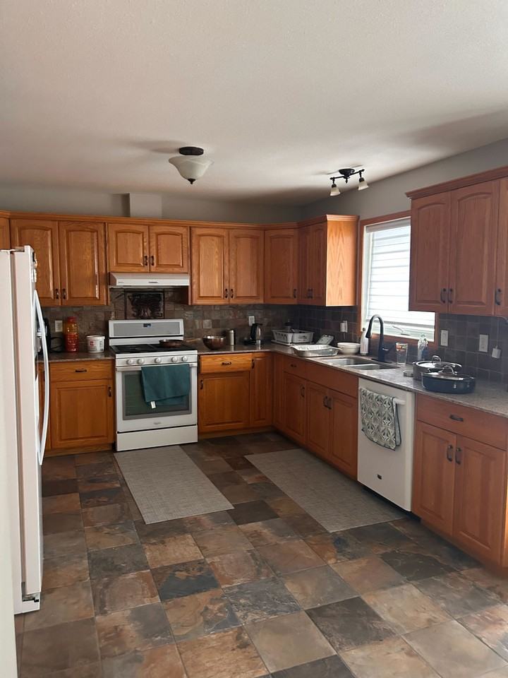 311 Blackshire Cres #1 - Photo 6 of 18