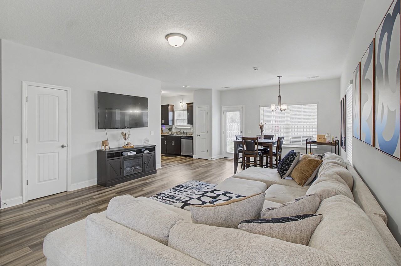 1257 Grayson Ave #1 - Photo 2 of 21