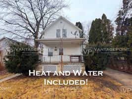 featured image of 206 Amory St Uppr #2