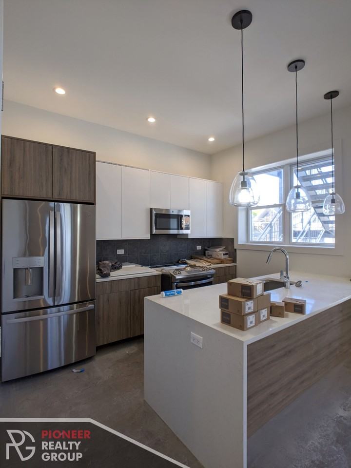 2120 W. Belmont - 2R #2120-2R - Photo 2 of 18