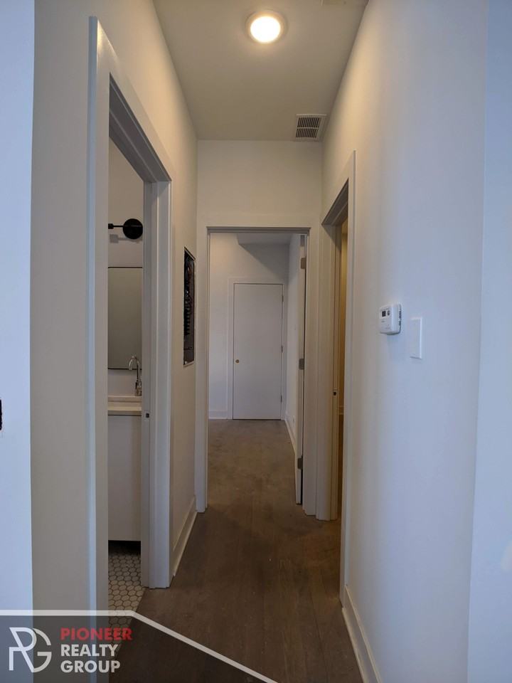 2120 W. Belmont - 2R #2120-2R - Photo 5 of 18